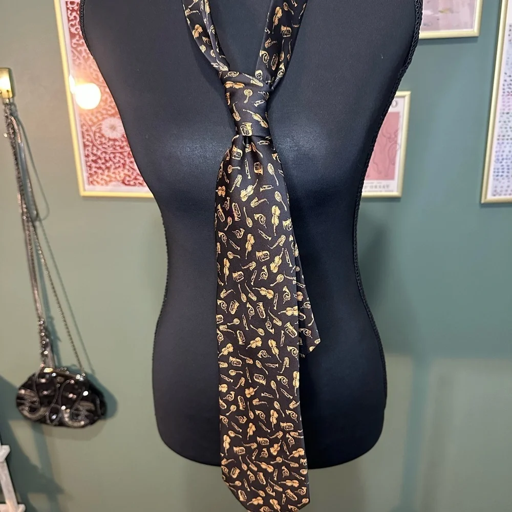 💕Silk Black and Gold Musician’s Tie